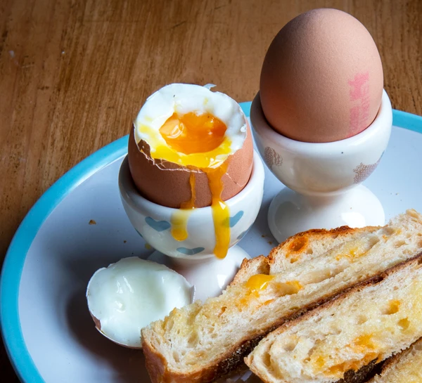 Colourful healthy lunch ideas for kids arranged in a fun and appealing way
